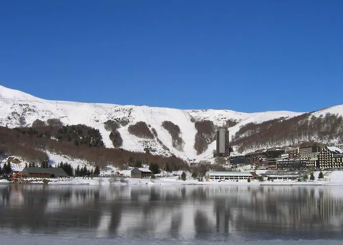 Les Gentianes N°8 - En Centre De Station. Vue Sur Les Pistes. * Besse-et-Saint-Anastaise